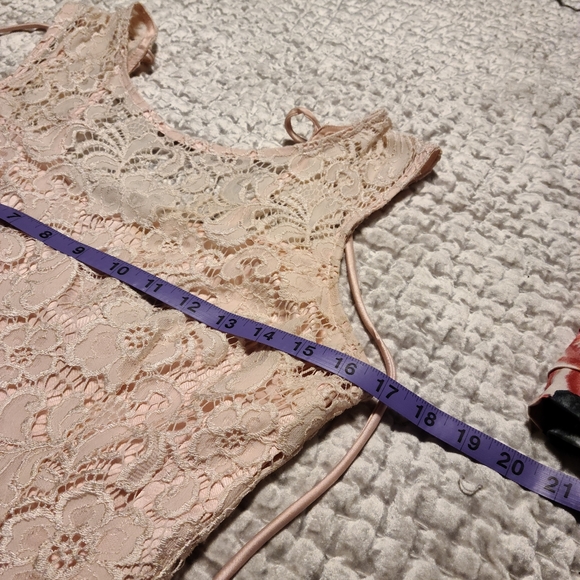 Peach lace over satin dress - Picture 6 of 9